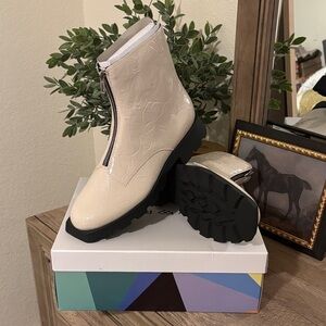 The Daarling Combat Boot-Chalk